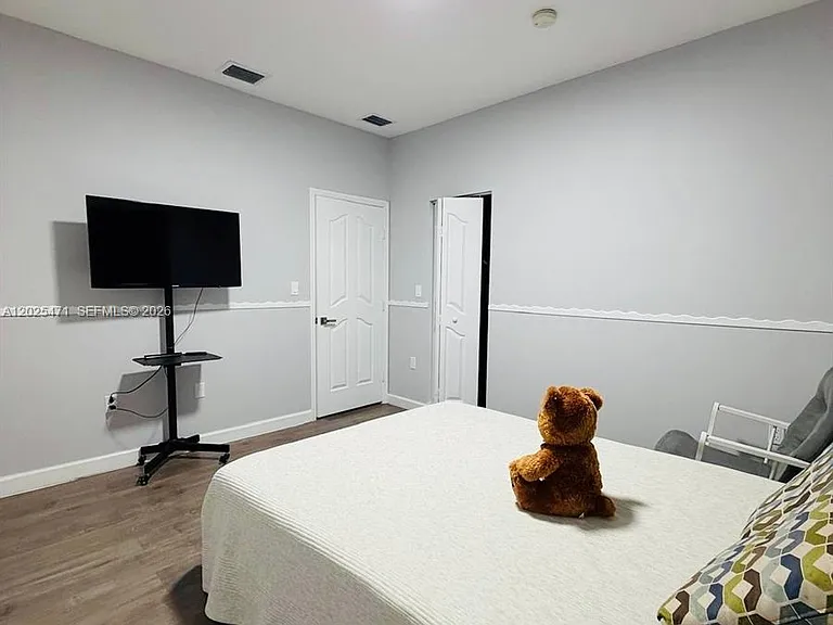 15858 SW 138th Ter — Photo 31