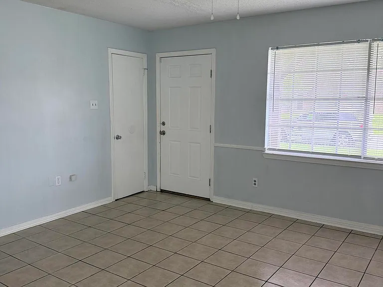 567 Shannon Dr — Photo 13