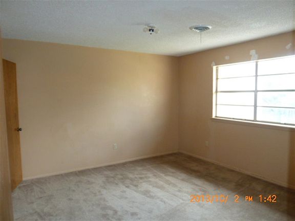 5th image of 4710 NW Motif Manor Blvd APT A