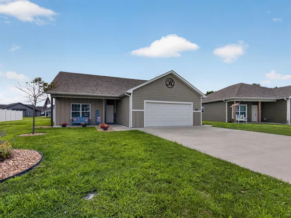 966 N Hickman St, Centralia, MO 65240