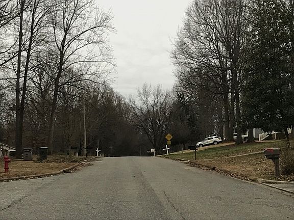4th image of 2111 Winterfield Dr