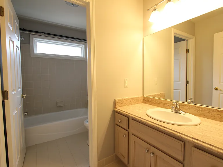 18547 Clairmont Cir E — Photo 10