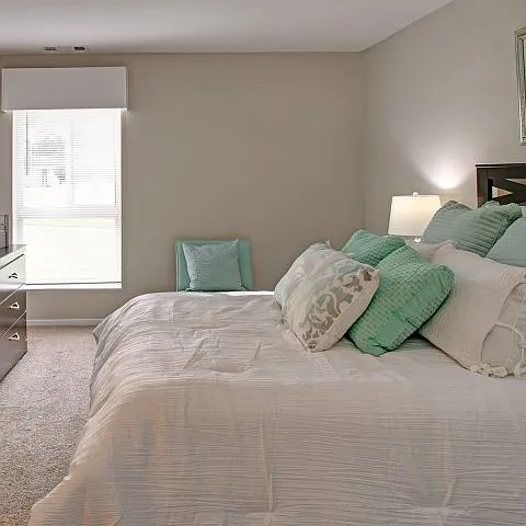 Oakcrest Towers — Photo 14