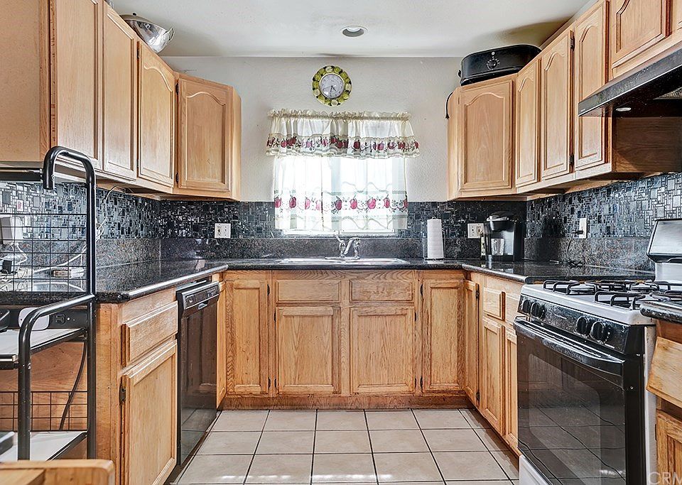 1st image of 641 W 107th St