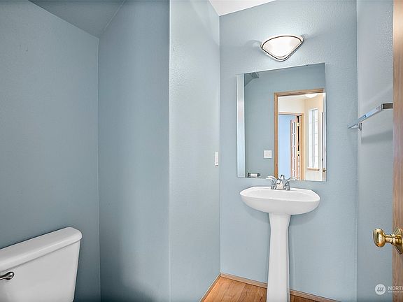 4th image of 14914 68th Avenue E