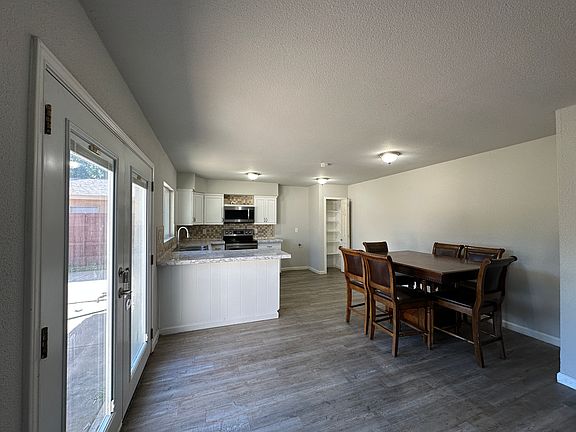 4th image of 3017 Teakwood Dr