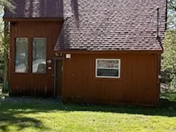 7172 Mountain Dr, Tobyhanna, PA 18466