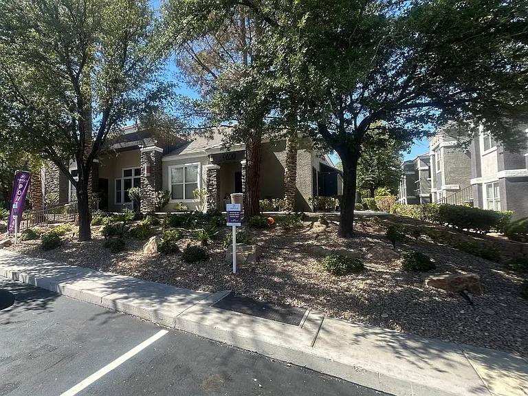 9620 W Russell Rd #1010 — Photo 2