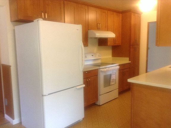 3rd image of 12225 SE 60th Pl