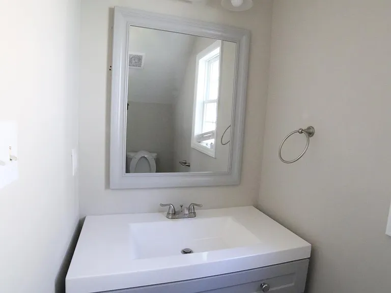 809 Lee St #B — Photo 5