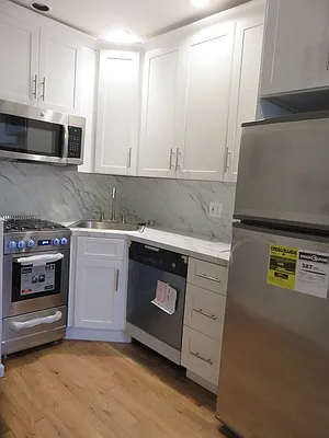 Rented by Space Real Estate | media 9