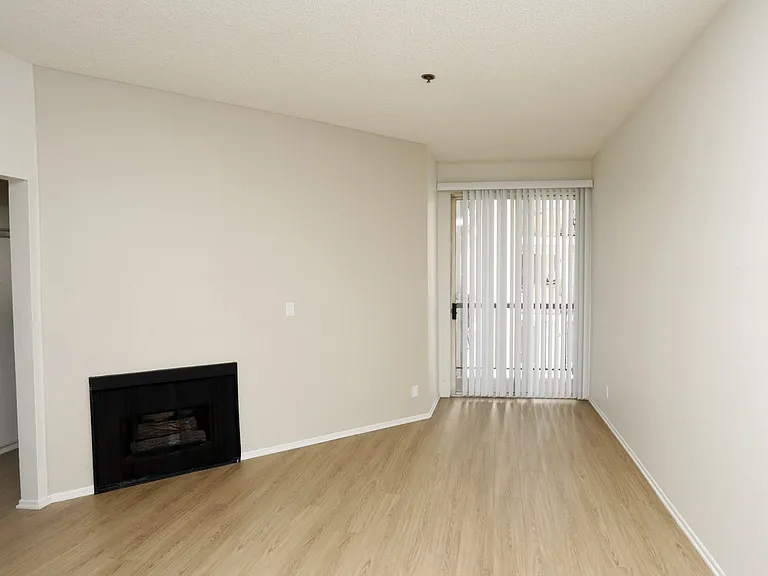 Lakeview — Photo 11