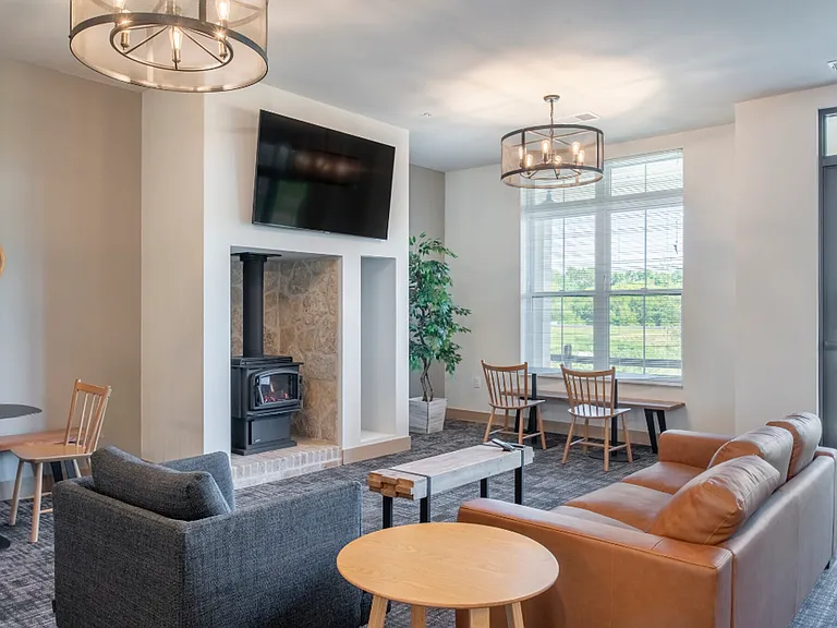 Homestead Luxury Apartments — Photo 7