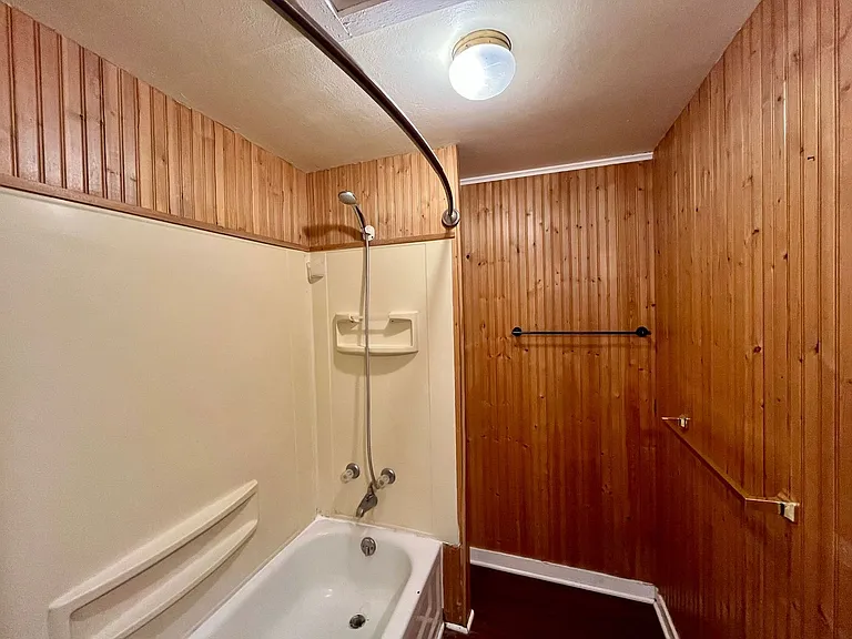 1415 N Stevens St — Photo 21