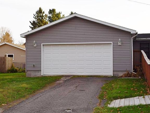 3rd image of 1201 Swinton St