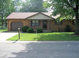 904 Cindy St, Germantown, IL 62245