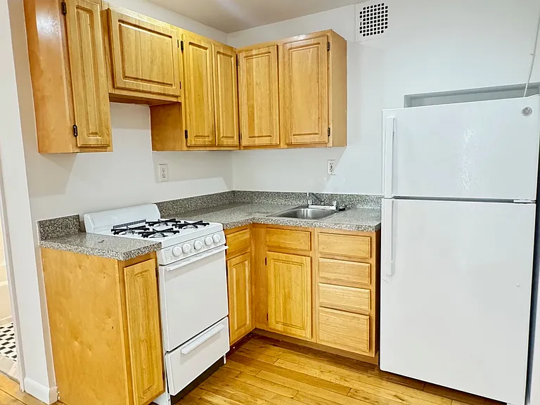 157 E 3rd St #2B — Photo 5