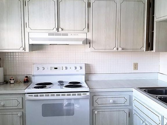 3rd image of 19029 Us Highway 19 N APT 5-13