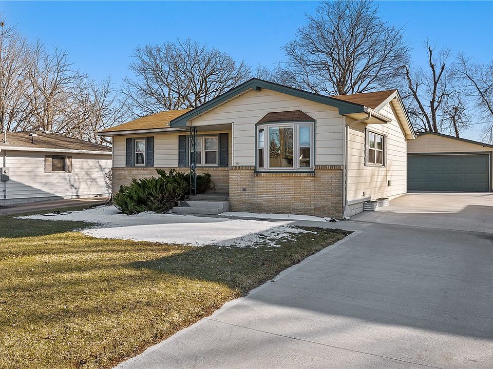 2719 Wedgewood Rd, Des Moines, IA 50317 Zillow