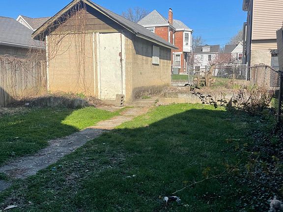 3rd image of 1624 Woodburn Ave