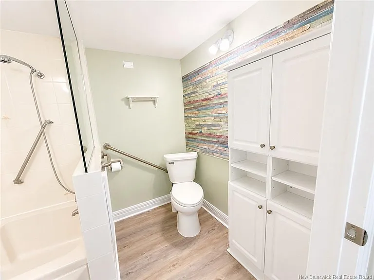191 Queen St #206 — Photo 18