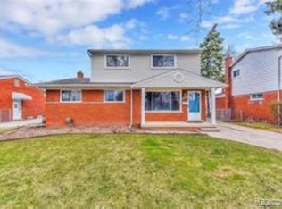 8415 Christine St, Warren, MI 48093