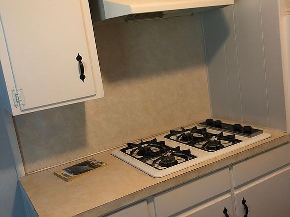 4th image of 2218 Hanover Dr