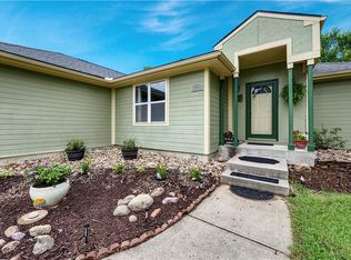 13710 Barber Ave, Bonner Springs, KS 66012