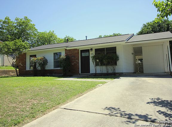 2nd image of 3218 Greenacres Dr