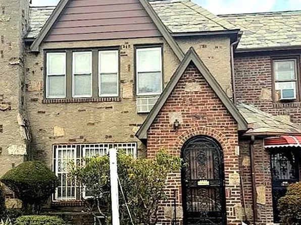 9009 63rd Ave, Rego Park, NY 11374