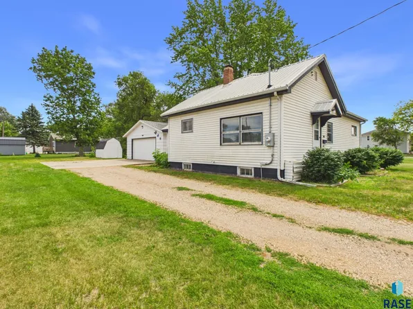 612 S Cedar St, Canton, SD 57013