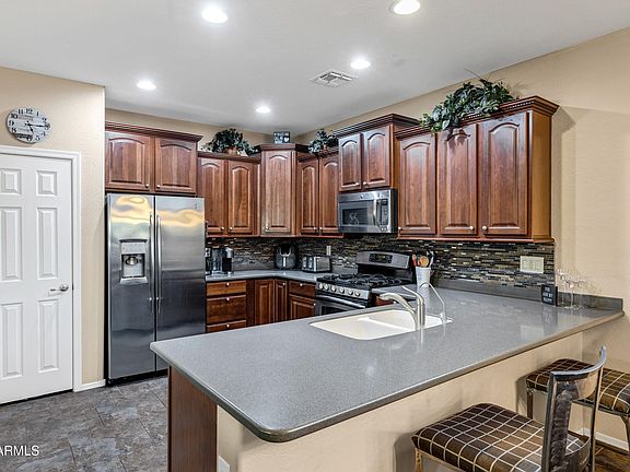3rd image of 42072 W DORSEY Drive