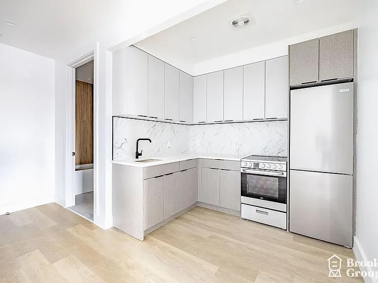 3308 Glenwood Rd #25 — Photo 2