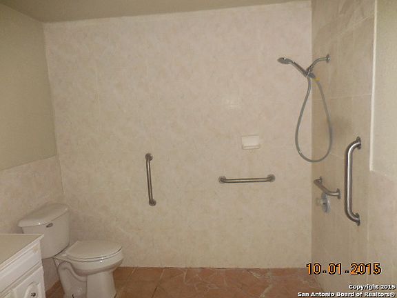 4th image of 1851 SW 34th St