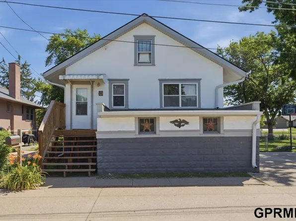 17 Carter Lake Clb, Carter Lake, IA 51510