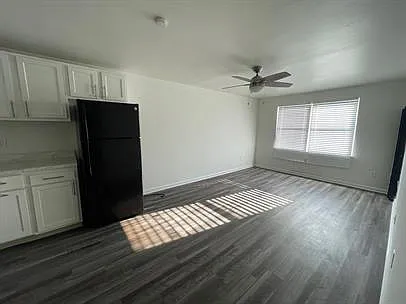 National Road Apartments — Photo 3