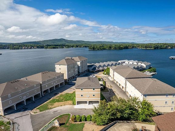 2nd image of 100 Villa Pointe Blvd #A