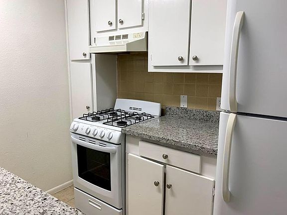 2nd image of 4-8 Briar Dale Ct Unit 4