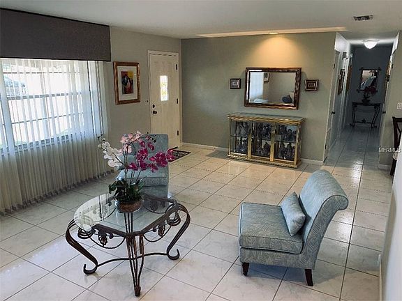4th image of 107 Garden Ct