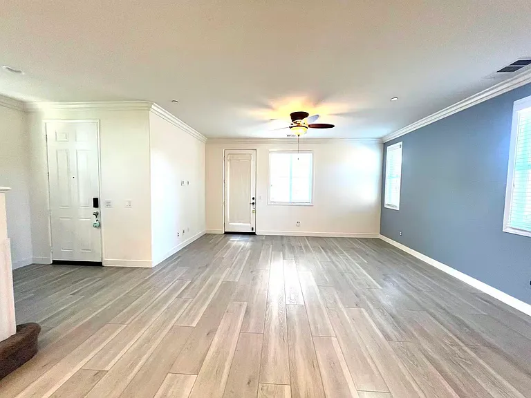 7024 Moonray Ct — Photo 1