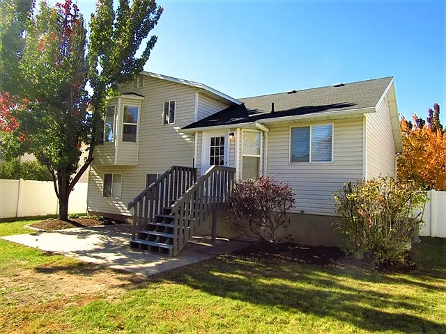 1102 N 2675 W — Photo 14