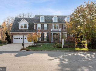 5440 Ashleigh Rd, Fairfax, VA 22030