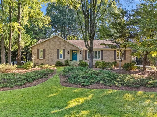 1622 Piccadilly Dr, Charlotte, NC 28211