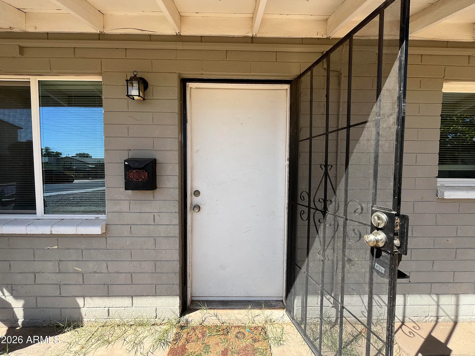 2 bed, 1.0 bath, 672 sqft, $1,200 — Photo 1