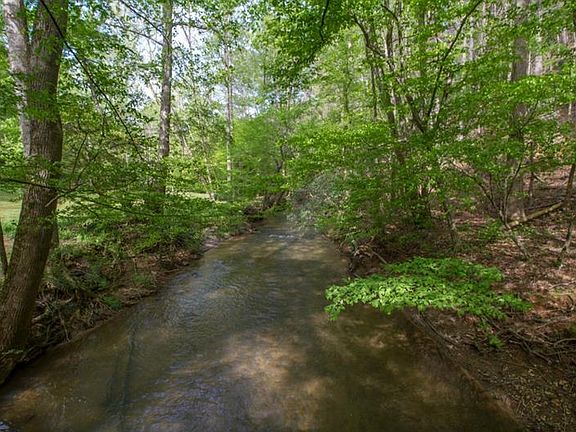 3rd image of 187 Cross Creek Knl