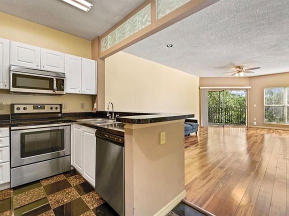 3rd image of 4107 Chatham Oak Ct APT 326
