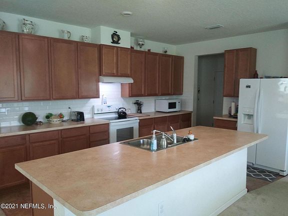 3rd image of 400 Heritage Oaks Dr