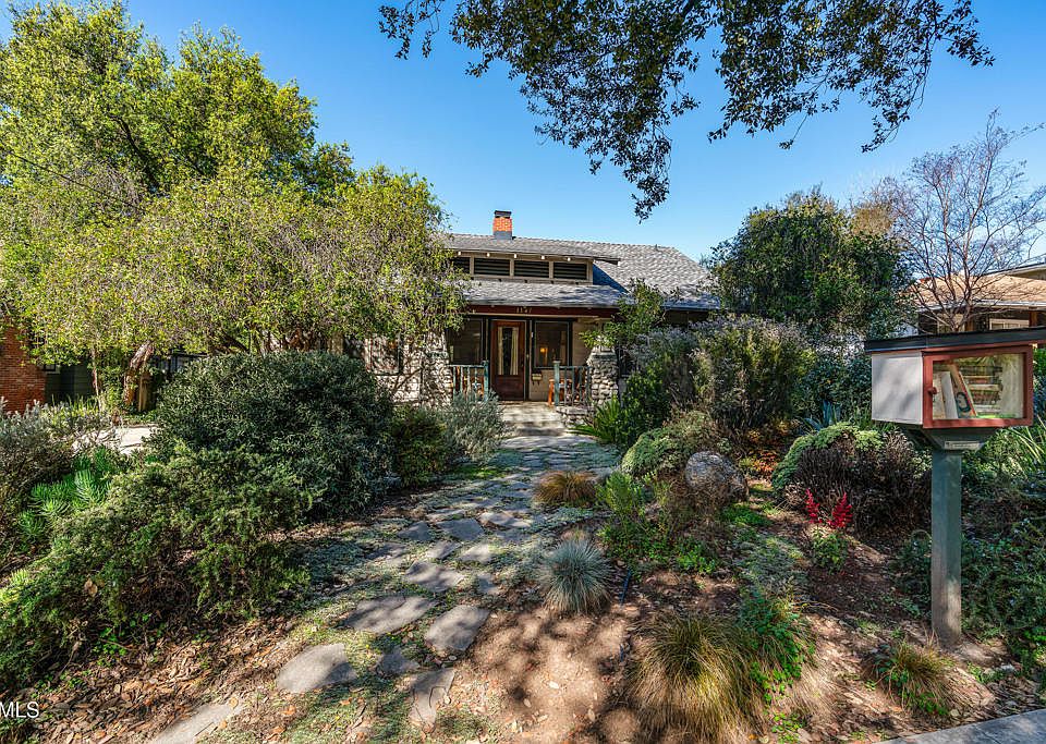 1st image of 1145 N Catalina Ave #1147