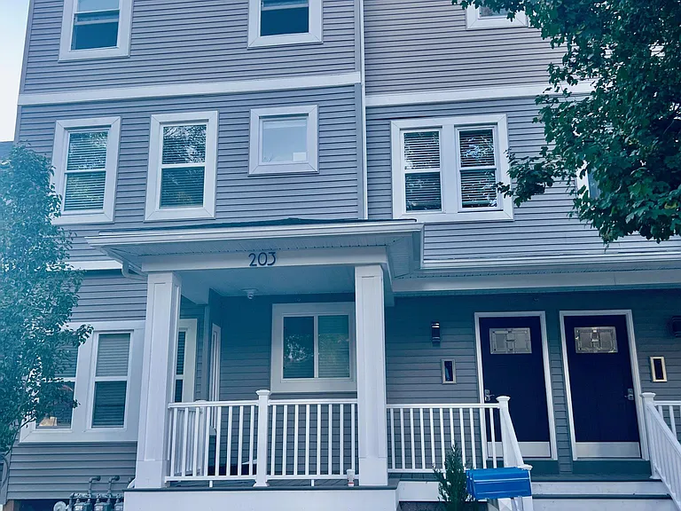 209 Rosedale St #1 — Photo 4