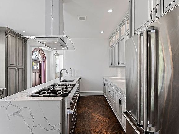 3rd image of 1908 Bedford Ave